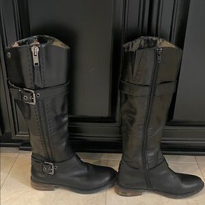 STEVE MADDEN OVER THE KNEE BLACK BOOTS! 
Size: 6!